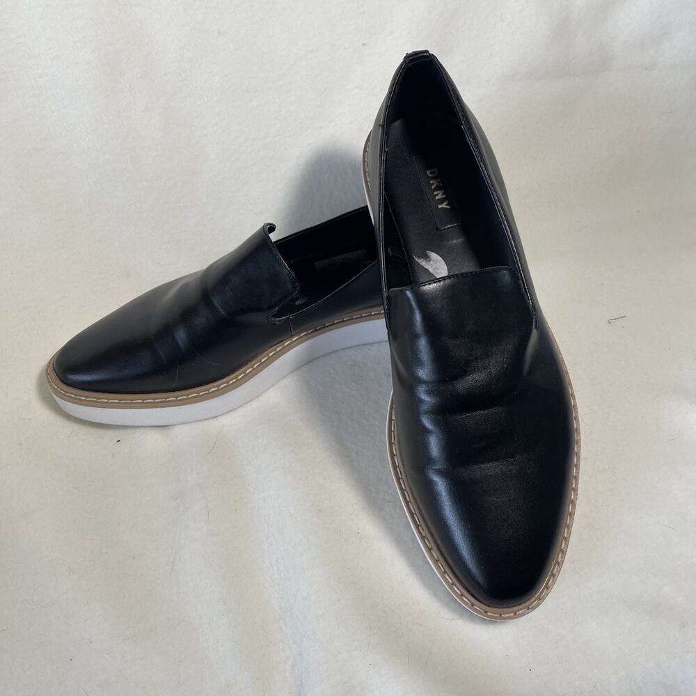 DKNY shoes slip on sneakers women 9M Pointed Toe- EUC